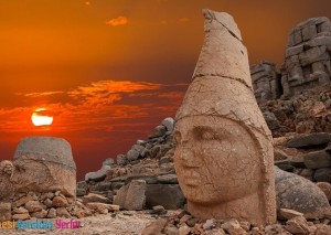 Dünya’nın eşsiz kültür mirası, 2150 mt yükseklikteki Nemrut Dağını ziyaret edin,