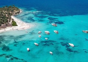 İzmir, turkuaz mavisi denizi ve şahane sahili ile Garip Adası